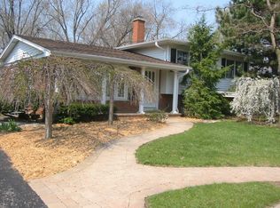 910 S Chestnut Ave, Arlington Heights, IL 60005