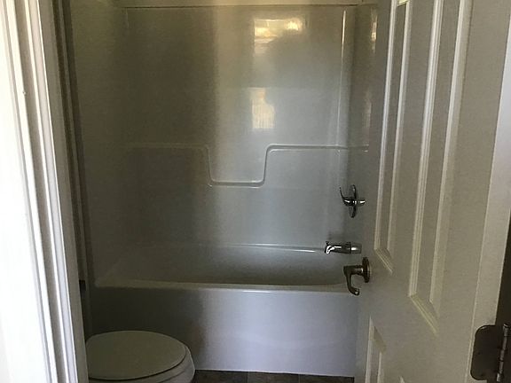 4th image of 2 Willow Dr #162