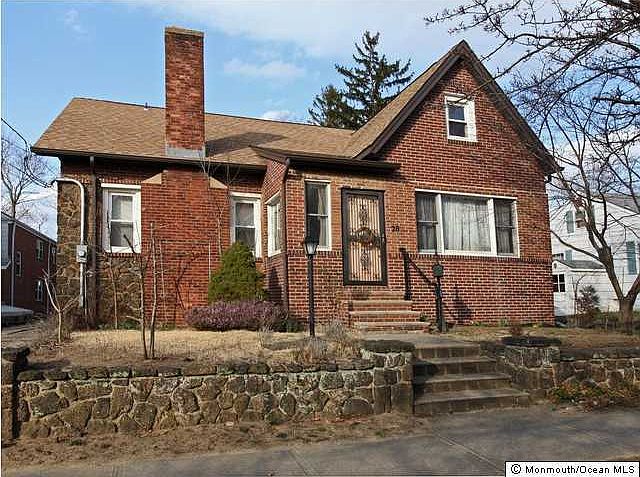2nd image of 28 Garfield Avenue #E