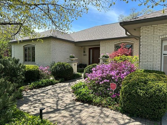 2nd image of 447 Stratford Ln