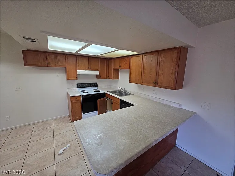 4300 N Lamont St #232 — Photo 6