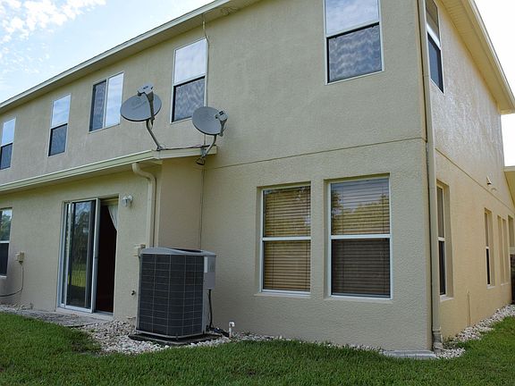 3rd image of 332 Winter Nellis Cir