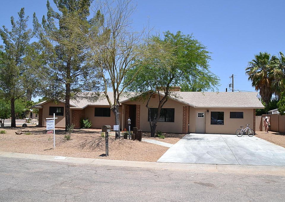 Exterior - Street Scene