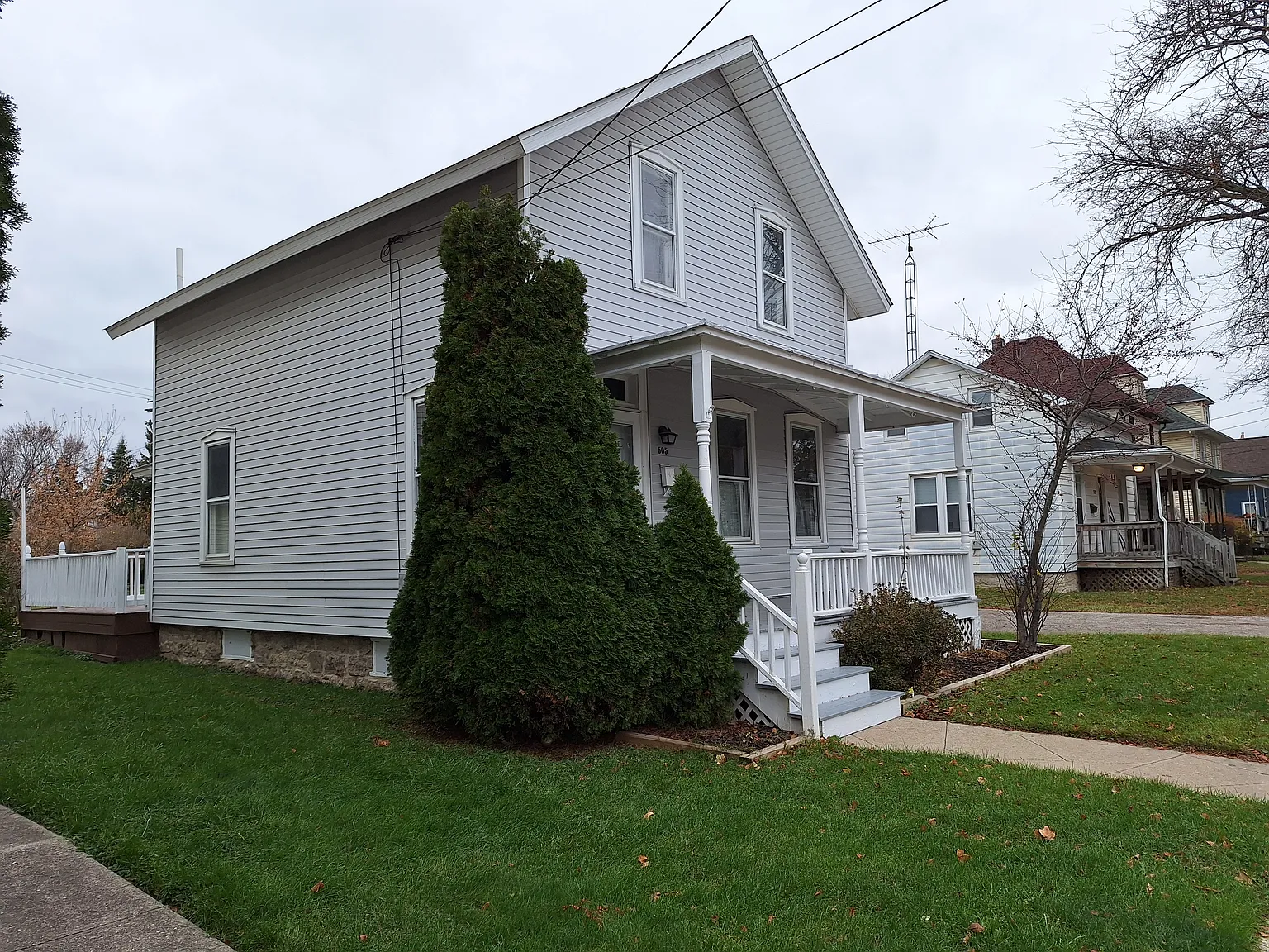 2 bed, 1080 sqft, $1,350 — Photo 2