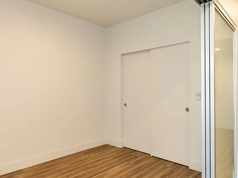Adell Apartments — Photo 29