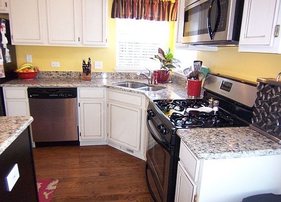 3rd image of 2210 Cheshire Dr