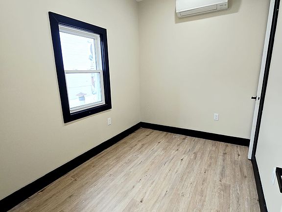 5th image of 948 W Side Ave #2A