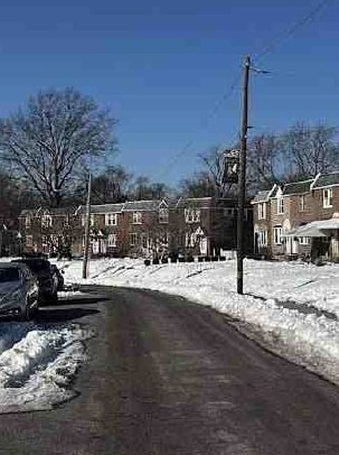 Exterior Neighborhood (street photo)