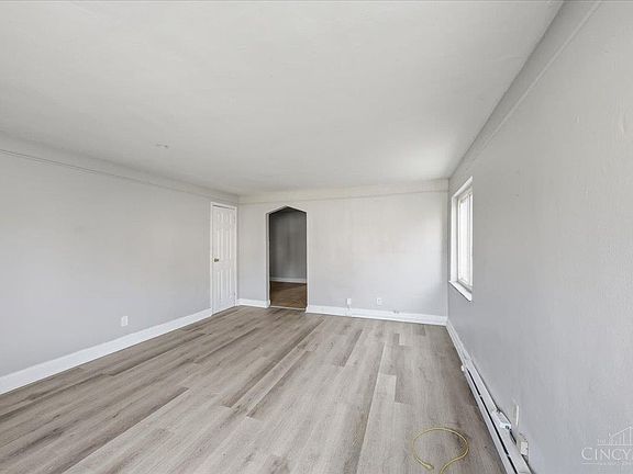 5th image of 7758 Stillwell Rd