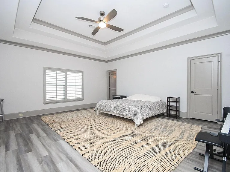 2702 Tudor Mnr — Photo 38