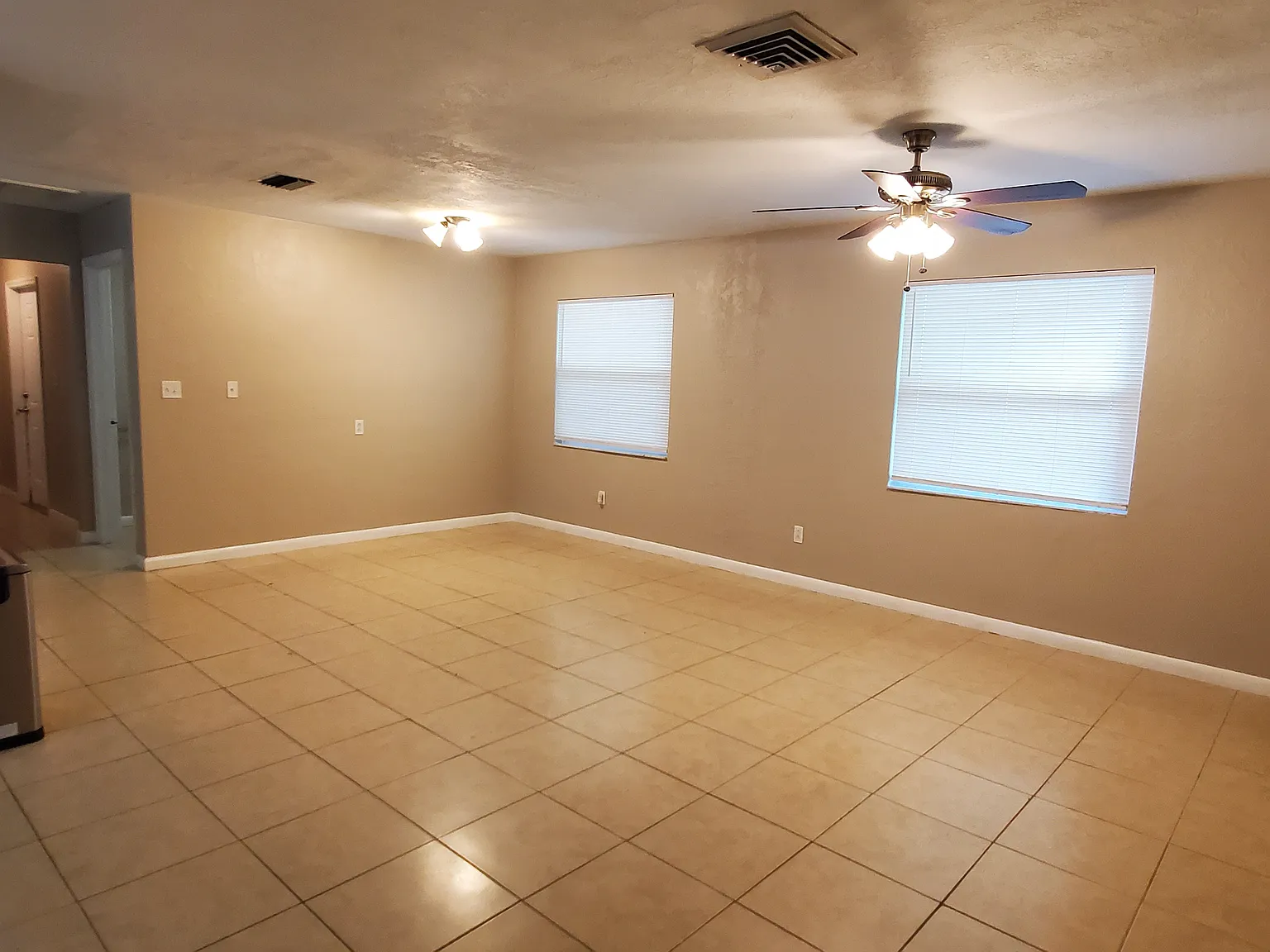 3 bed, 1580 sqft, $2,400 — Photo 2