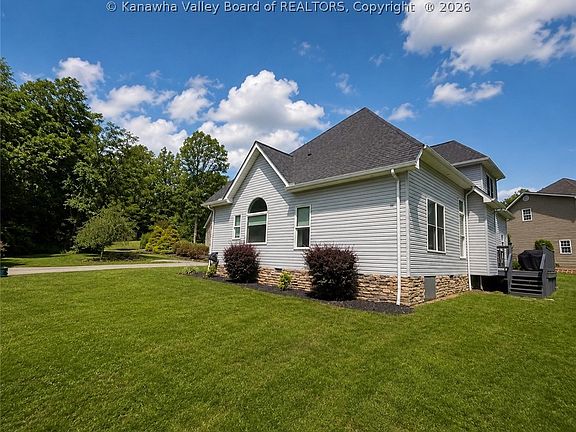 3rd image of 118 Mountain Meadows Rd