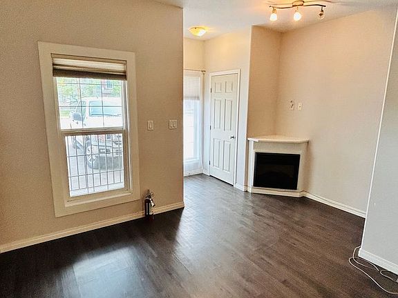 5th image of 200 Lougheed Dr #4109