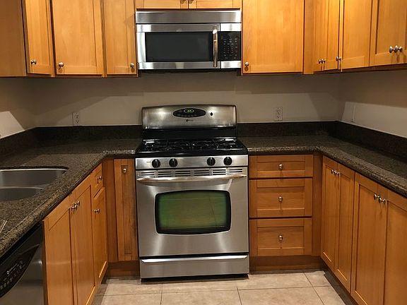 4th image of 525 N Adams St APT 101