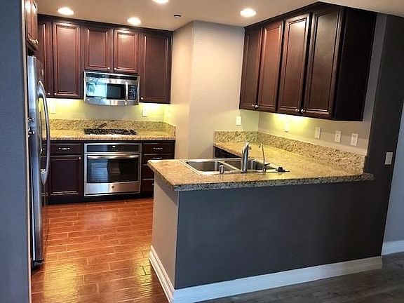 3rd image of 8833 Promenade North Pl