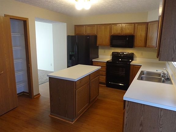 4th image of 5810 Dena Dr