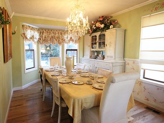 Formal Dinning Bay window