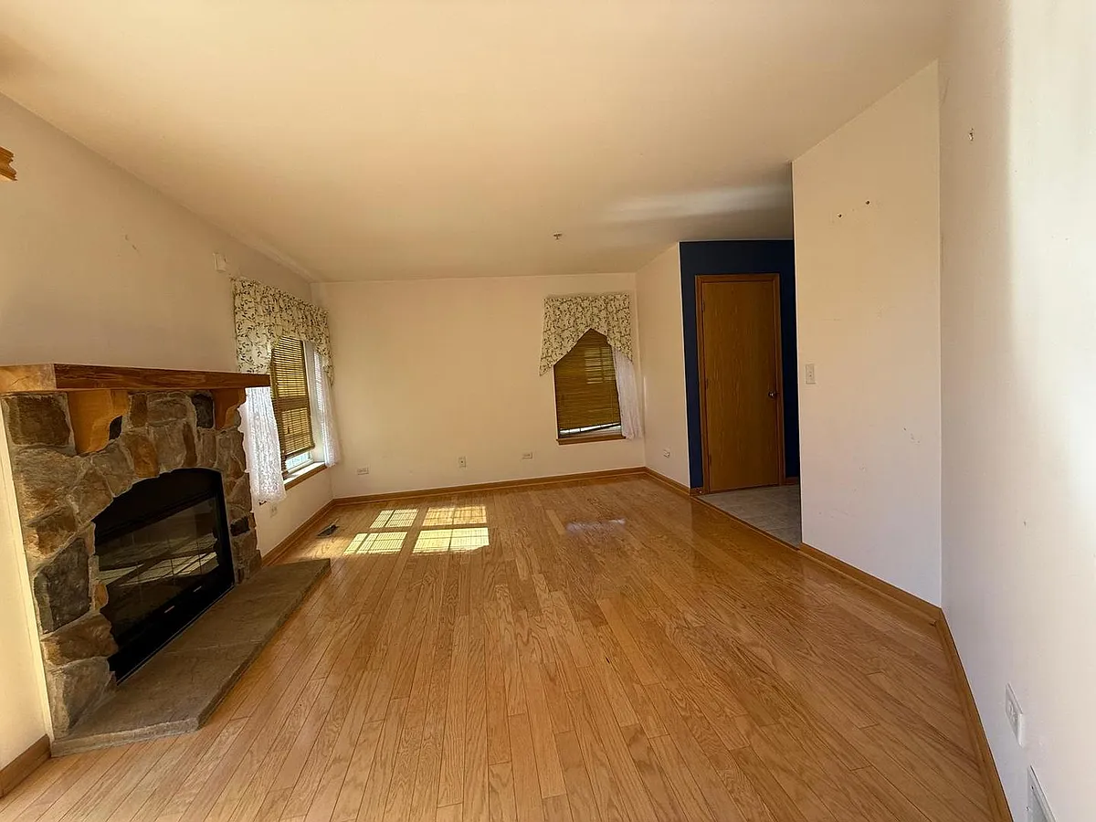 Building Photo - 601 Blue Springs Dr #289