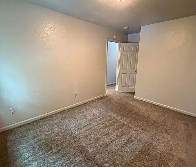 301 E Kansas St — Photo 58