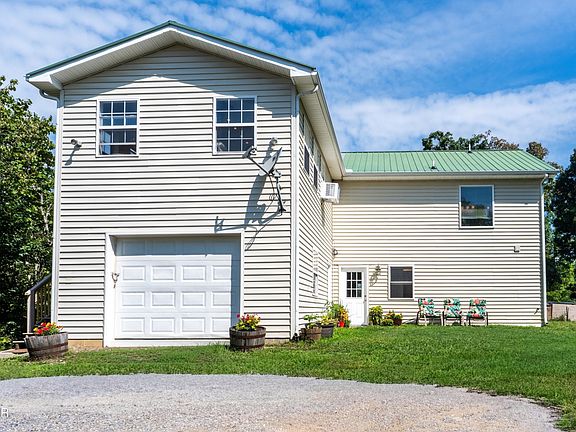 2nd image of 1225 Paradise Ln