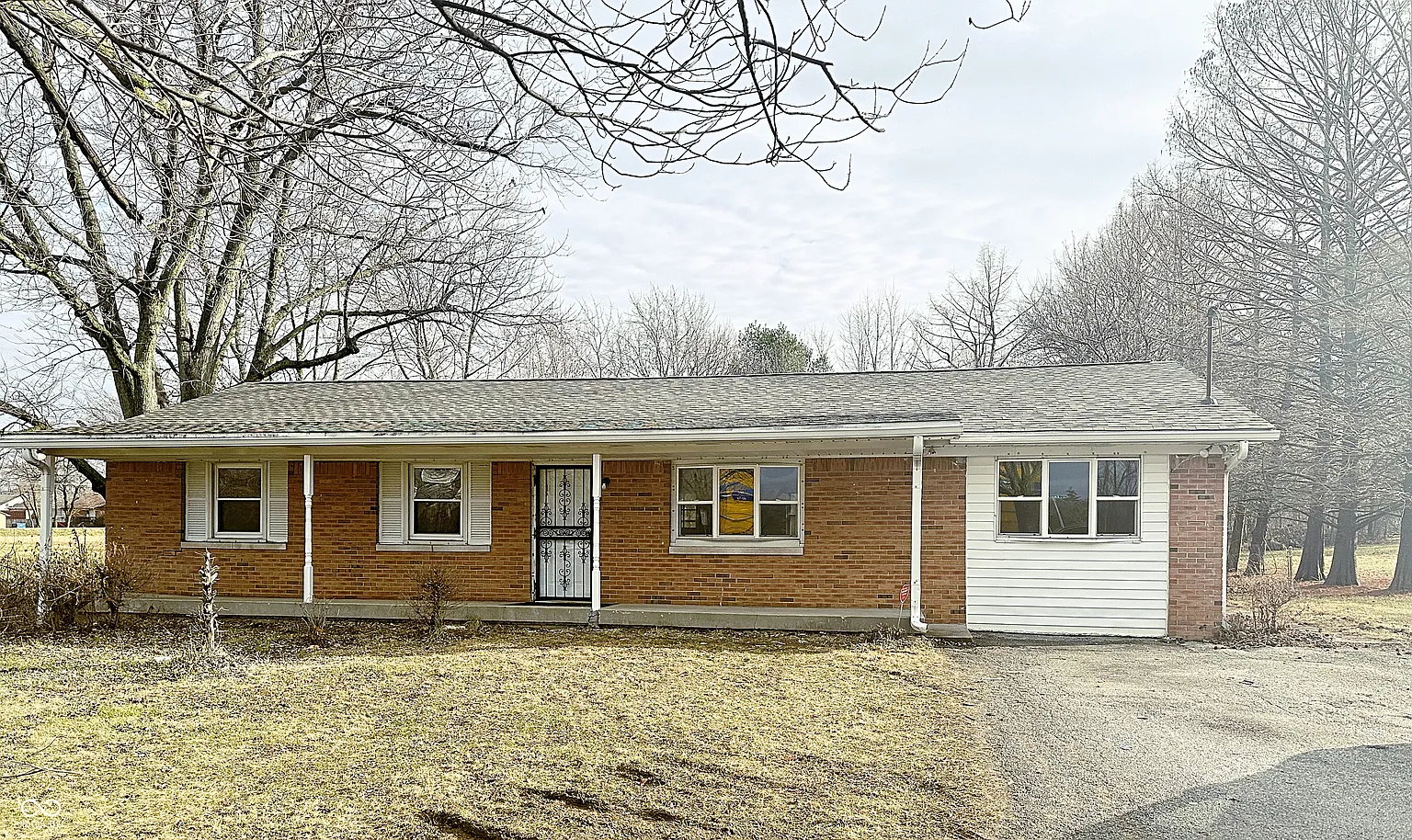 5549 S Emerson Ave photo 1