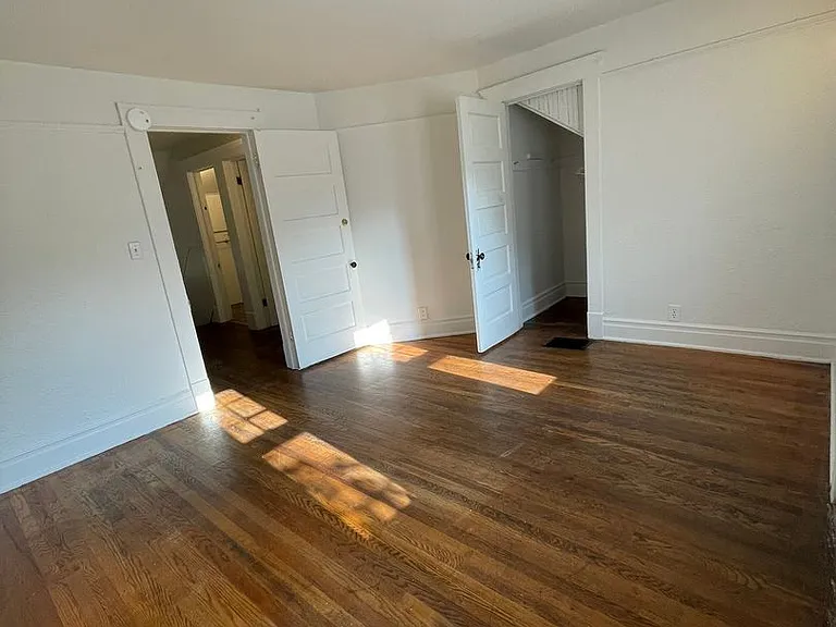1116 Packard St — Photo 20