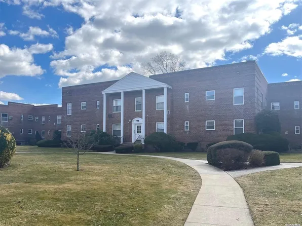 285 Central Avenue #C-4, Lawrence, NY 11559