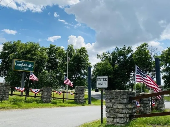 86 Maple Dr, Linn Valley, KS 66040