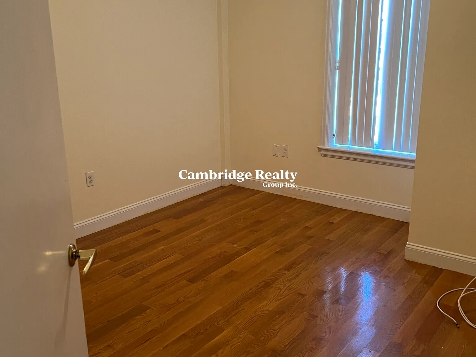 3 bed, 1.0 bath, 700 sqft, $4,700 — Photo 4