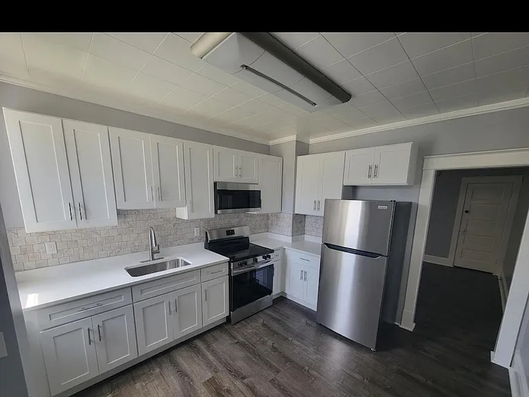6757 Woodley Rd — Photo 15