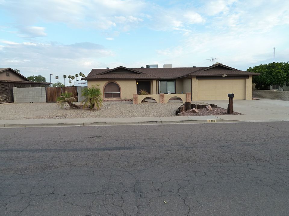 Front View w/RV Pkg