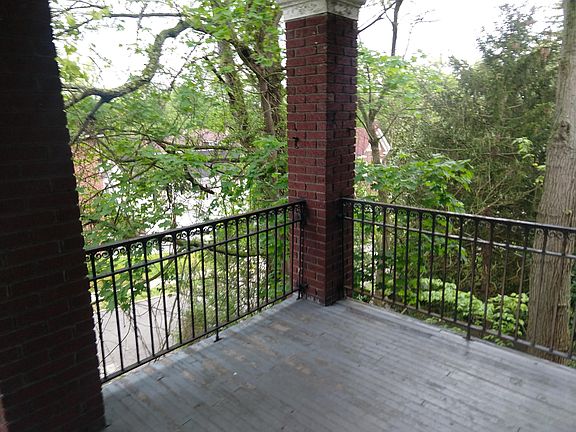 2nd image of 628 1/2 Beech Ave