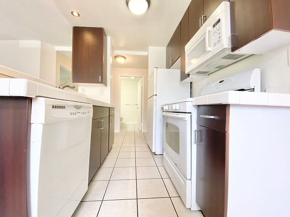 1st image of 860 S Ardmore Ave APT 106
