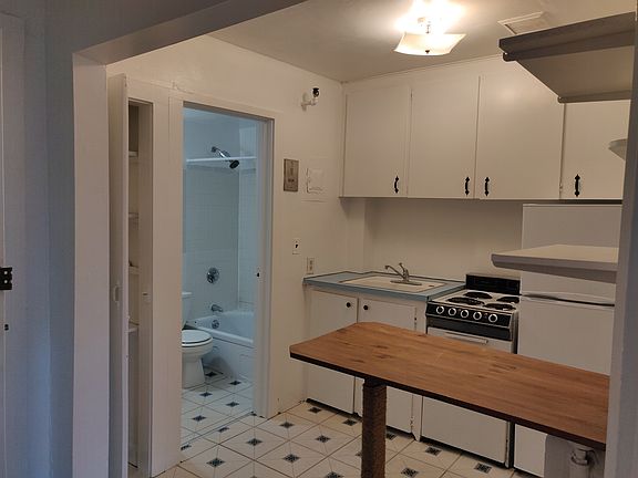 4th image of 473 Beacon St APT 7