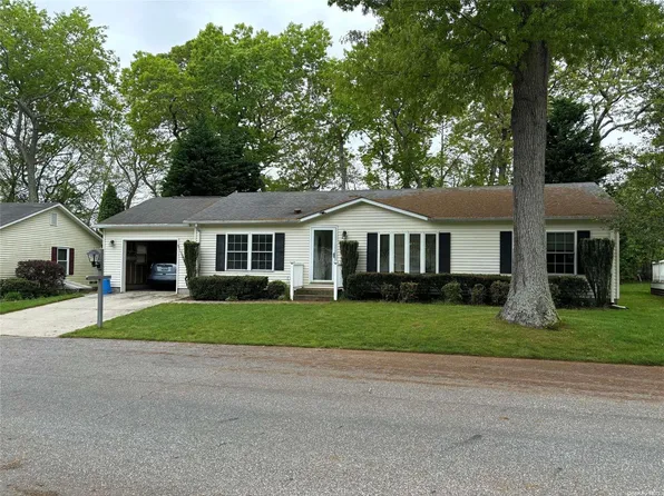 1407-31 Middle Road #31, Calverton, NY 11933