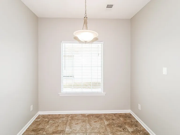 10093 Woodland Hills Dr — Photo 7
