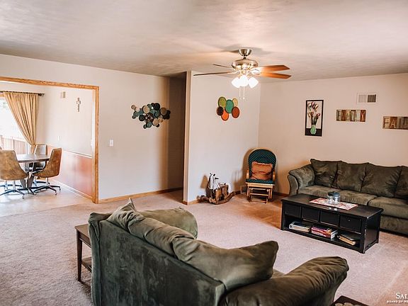 2nd image of 839 Russell Ave