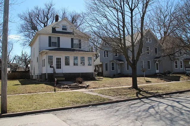 729 W 15th St photo 1