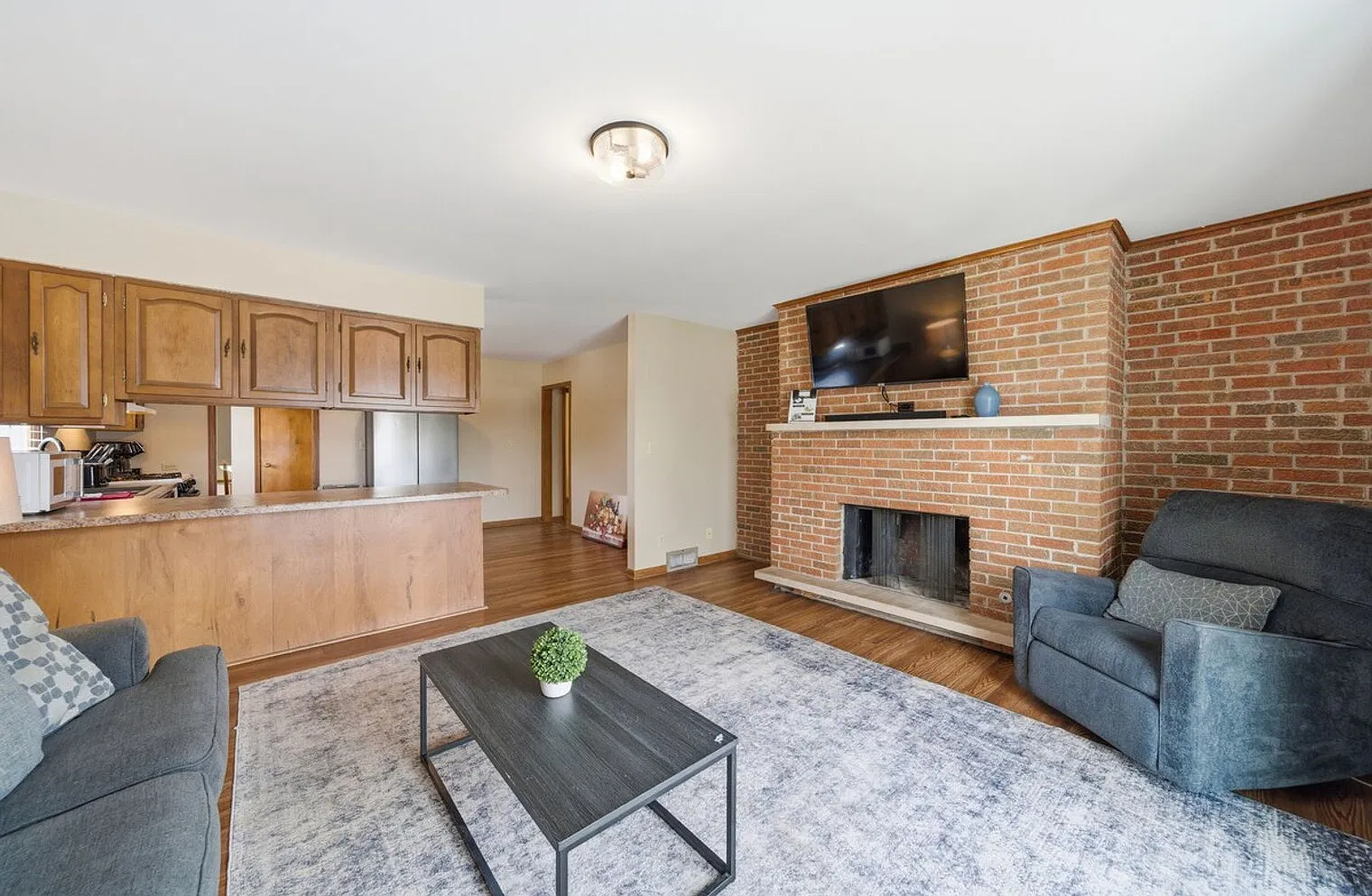5 bed, 3.0 bath, 2992 sqft, $13,596 — Photo 4