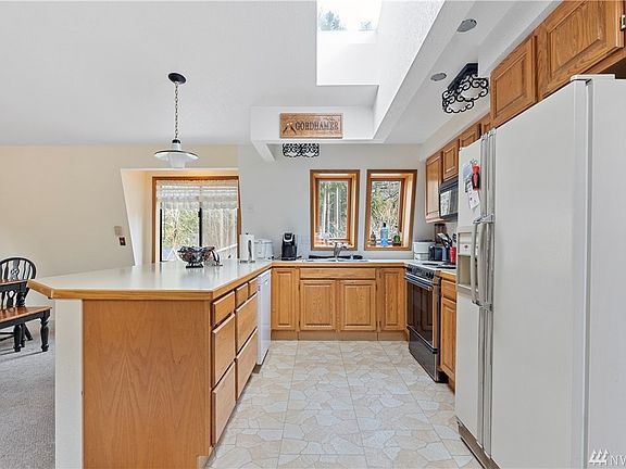 5th image of 18317 Lofty Ct SE