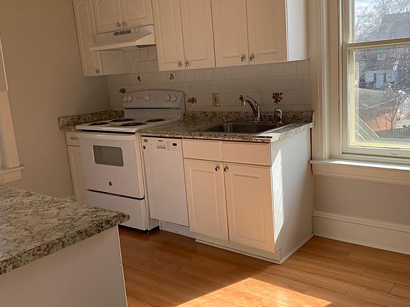 4th image of 378 2nd Ave #2