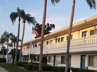 8555 112th St APT 205, Seminole, FL 33772