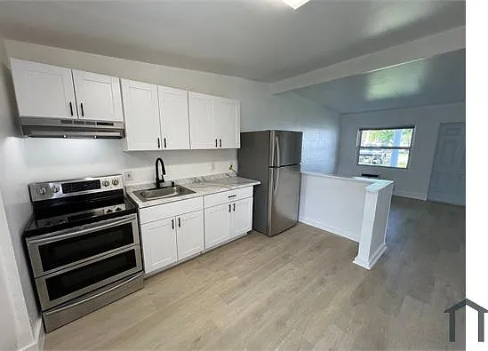 320 NE 13th Ave #6