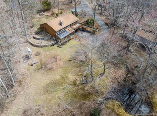 194 Butlertown Rd, Waterford, CT 06385