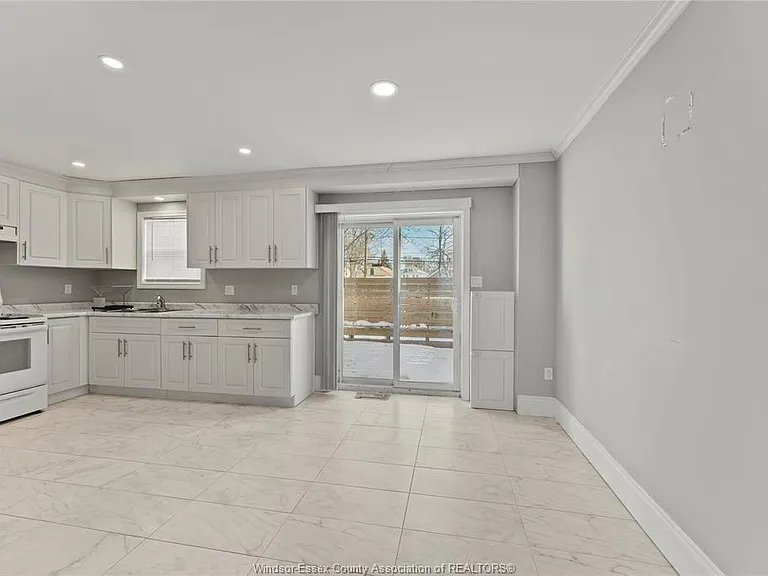 1566 Bruce Ave #UPPER — Photo 5