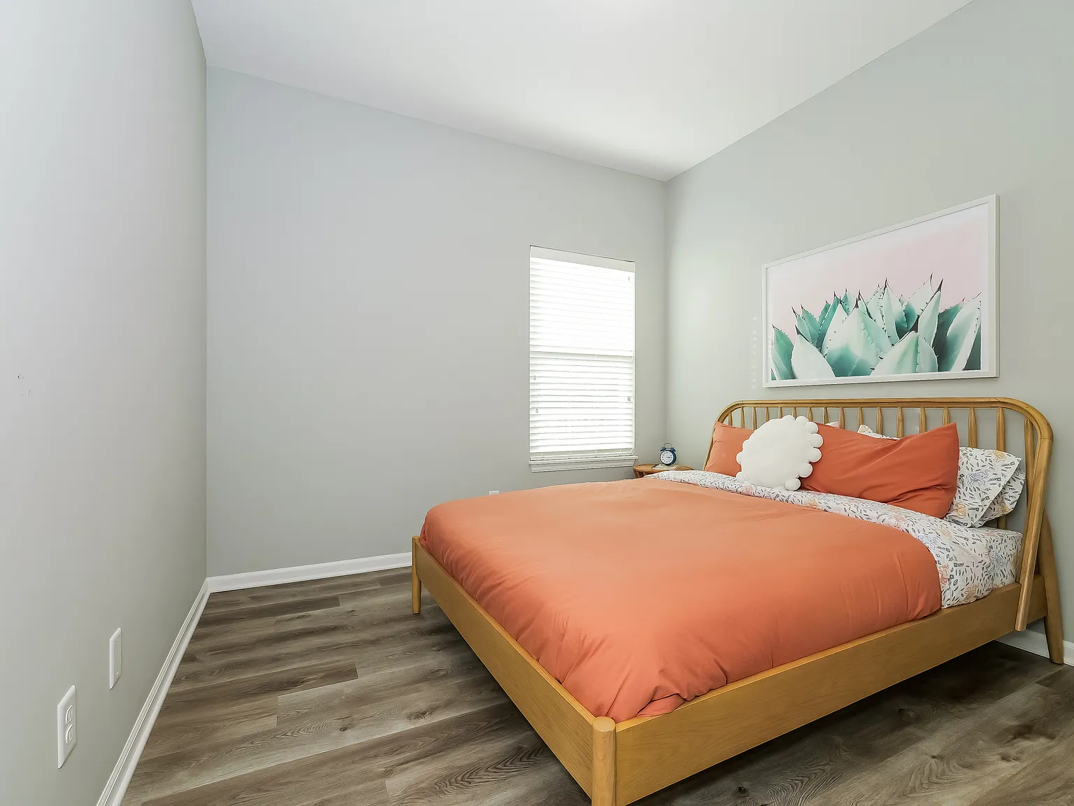4 bed, 3.0 bath, 2024 sqft, $2,525 — Photo 4