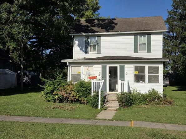 315 N Vorcey St, Tolono, IL 61880