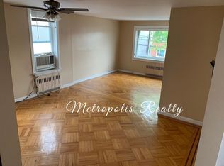 21-40 36th St #2C, Astoria, NY 11105