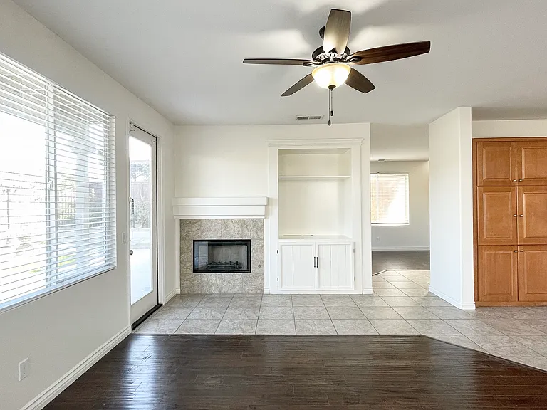 5218 Mariner Dr — Photo 3