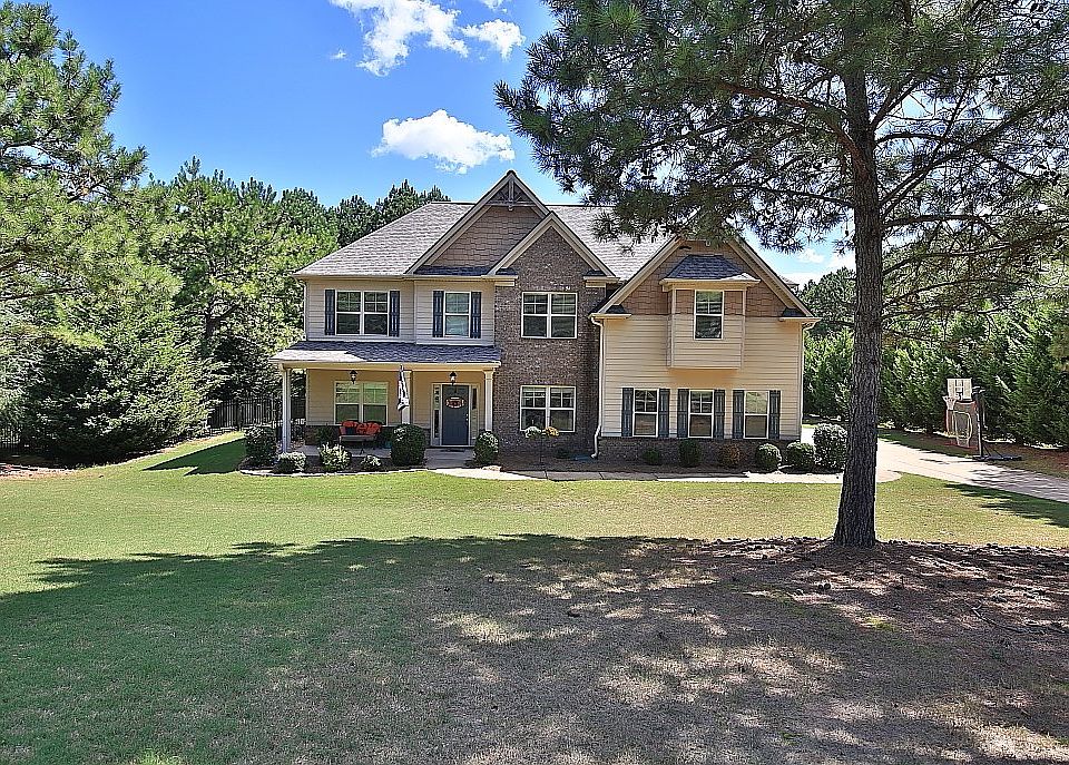 1st image of 32 Coggins Farm Ln